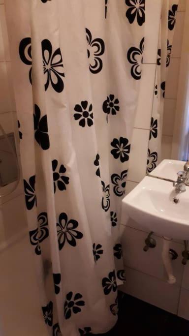 Simple Apartment 10 Minutes To Downtown Βιέννη Εξωτερικό φωτογραφία